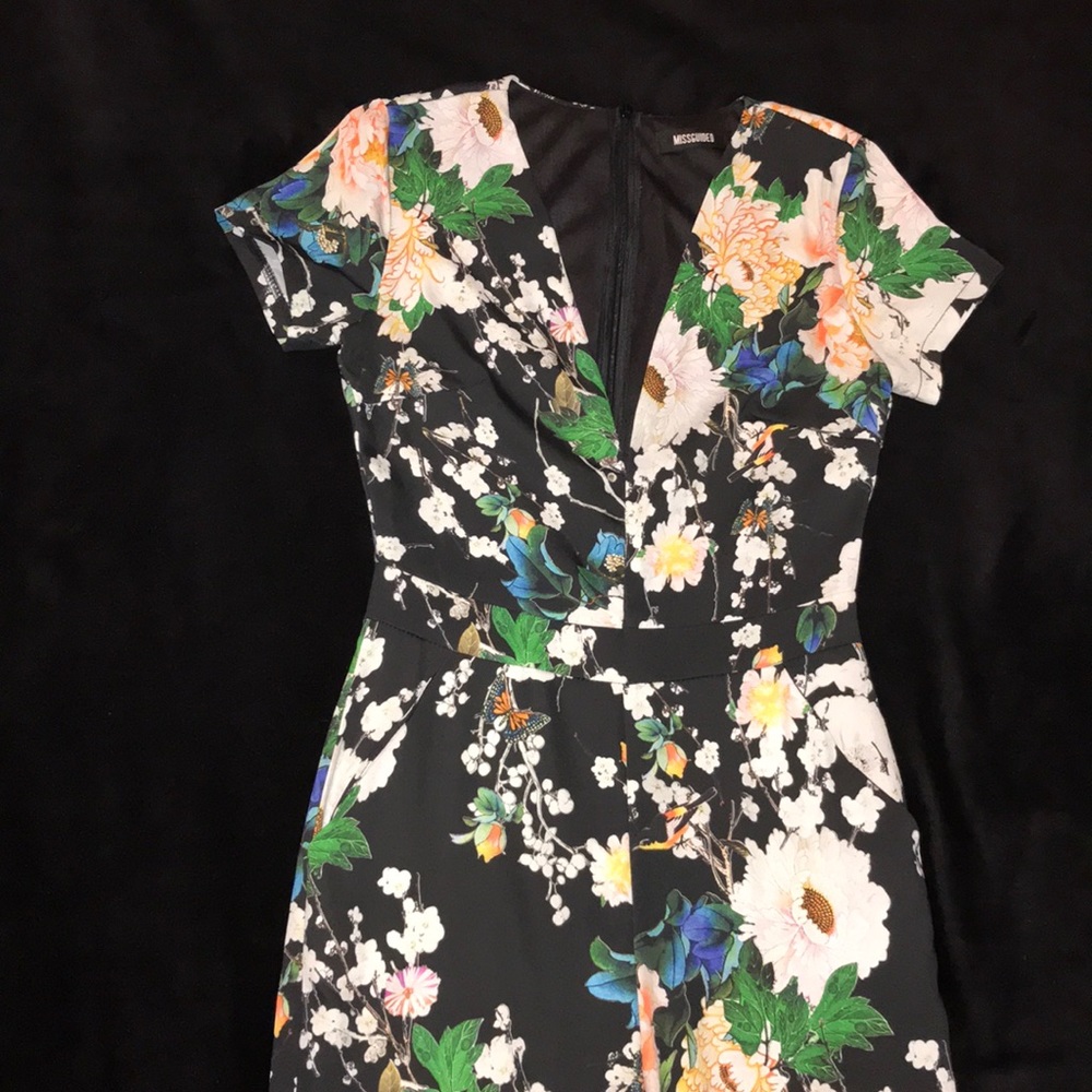 Jumpsuit - Picture 3 of 4